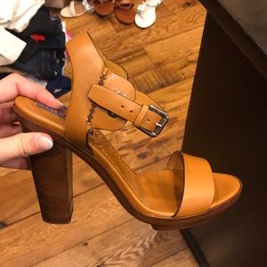 Ralph Lauren Purple Label Tan heels. Size 39.